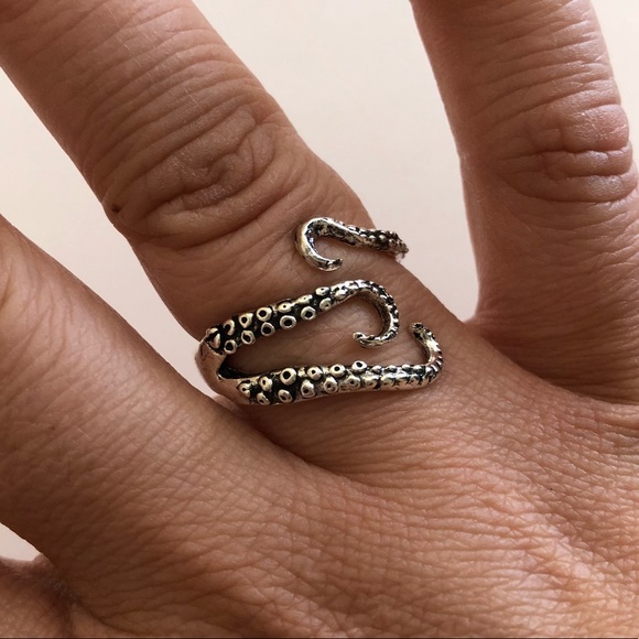 ▪️Adjustable Octopus Tentacle Ring - Picture 2 of 6